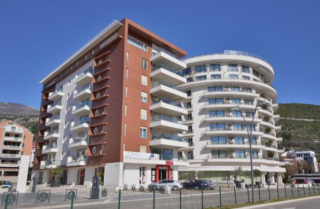 Red Lux Apartment Будва Екстериор снимка
